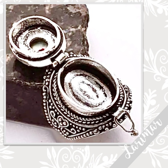 Larimar Eclectic Silver Artisan Poison Ring, Size 9 (Pale Turquoise Blue) - Picture 3 of 3